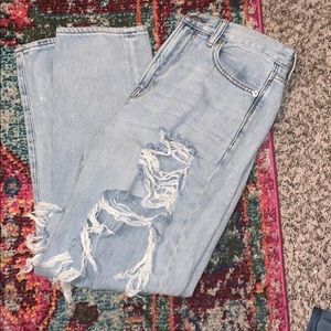 Destroyed boyfriend jeans